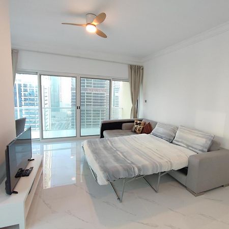 One Bedroom Apartment With Pool & Gym Near Marina Dubai Exteriör bild