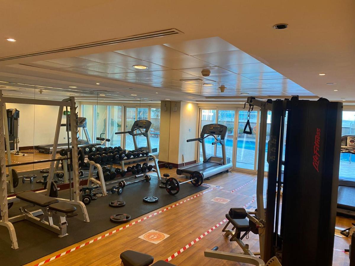 One Bedroom Apartment With Pool & Gym Near Marina Dubai Exteriör bild