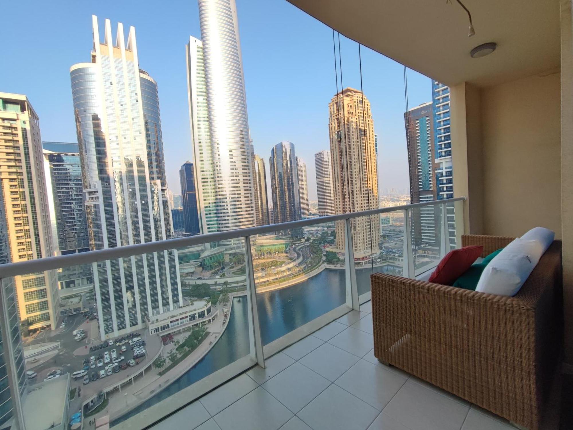 One Bedroom Apartment With Pool & Gym Near Marina Dubai Exteriör bild