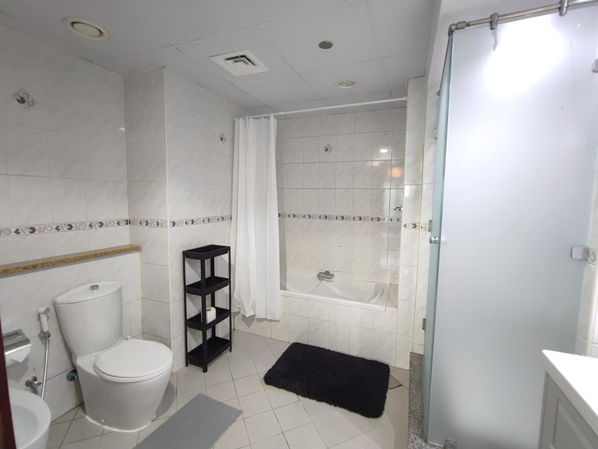 One Bedroom Apartment With Pool & Gym Near Marina Dubai Exteriör bild